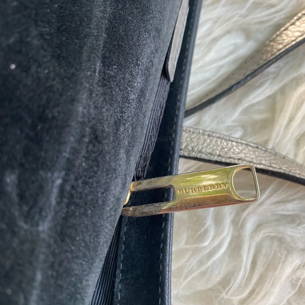 HP🌺 Burberry crossbody bag 🌺 - Picture 11 of 14